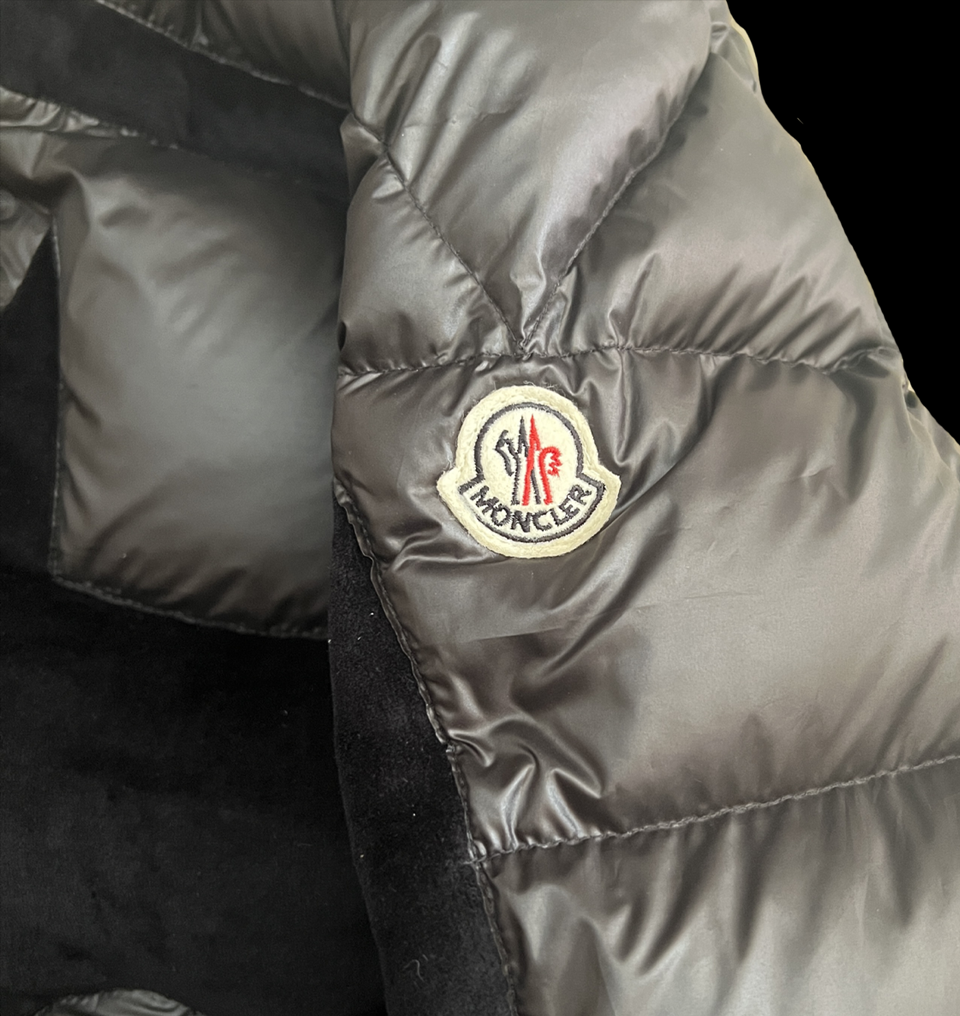 MONCLER SOLANDER BATMAN HOODED SHORT DOWN JACKET