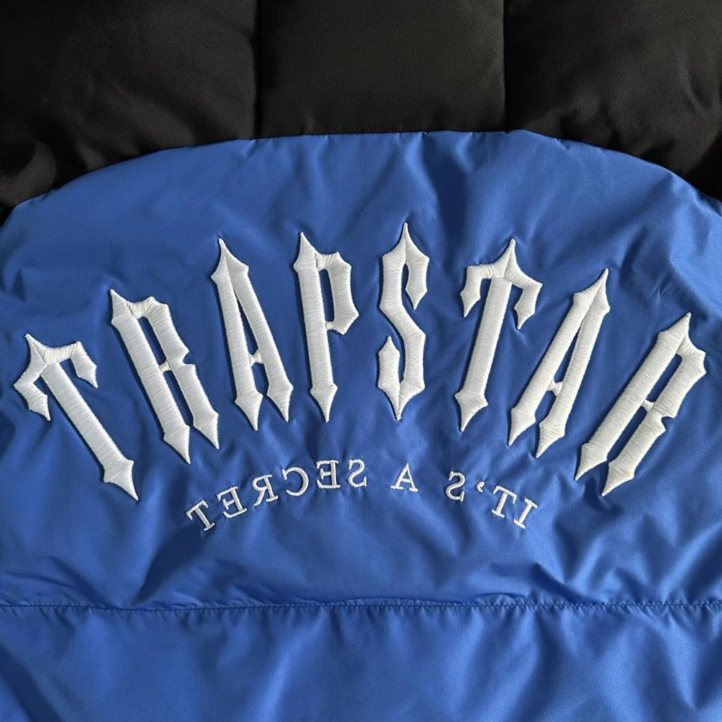 TRAPSTAR IRONGATE ARCH PUFFER AW23 - (BLUE/BLACK)