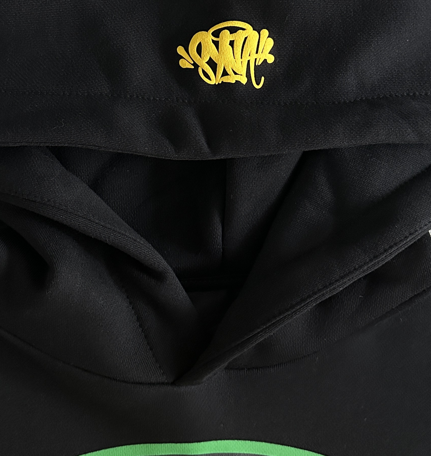 SYNA CREST PACK LOGO TRACKSUIT (BLACK)