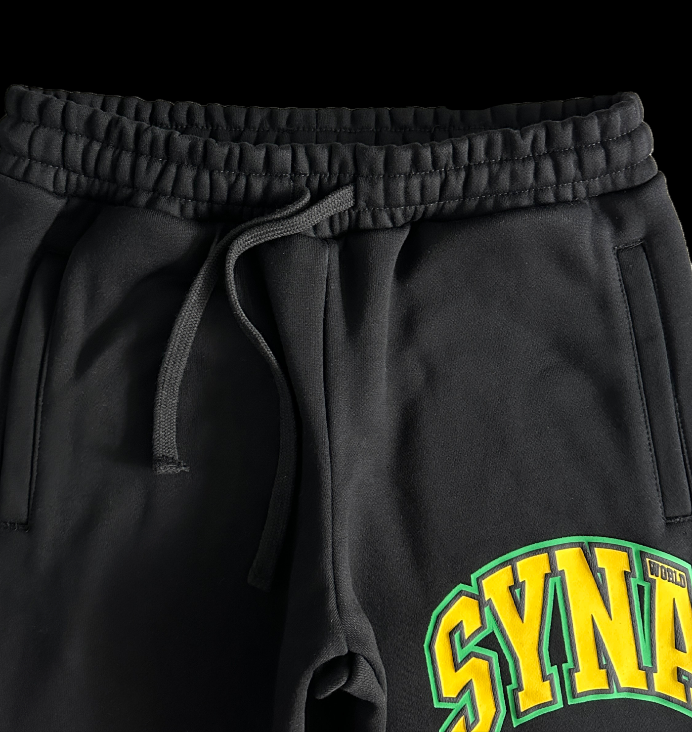 SYNA CREST PACK LOGO TRACKSUIT (BLACK)