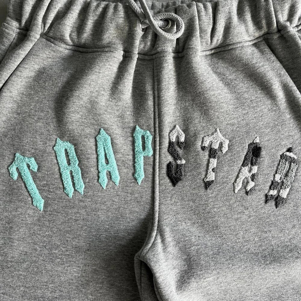 TRAPSTAR IRONGATE ARCH CHENILLE SHORT SET